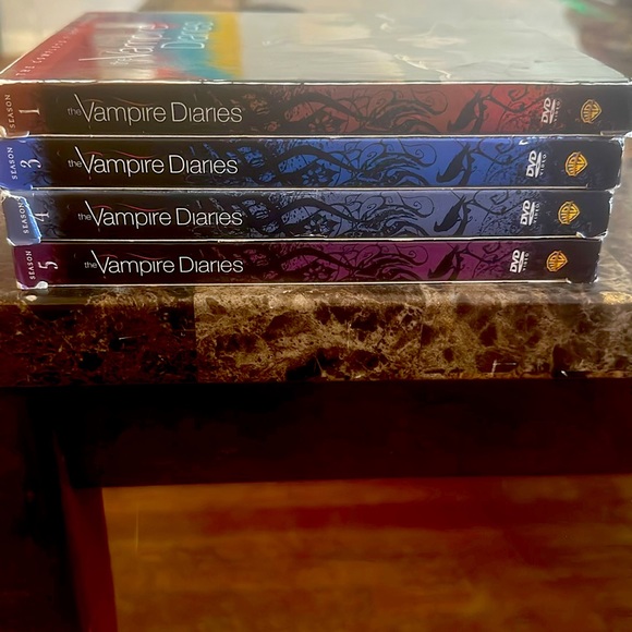 The Vampire Diaries Set - Picture 1 of 2